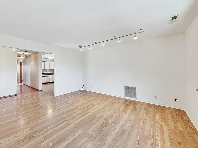 4234 N McVicker Ave #2 — Photo 6