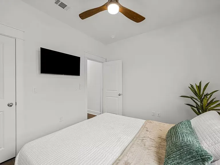 2707 Lagoon Manor Dr — Photo 27