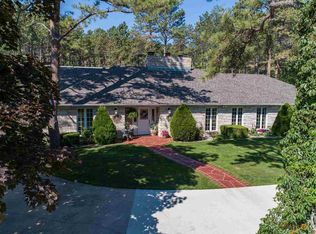 201 S Berry Pine Rd, Rapid City, SD 57702