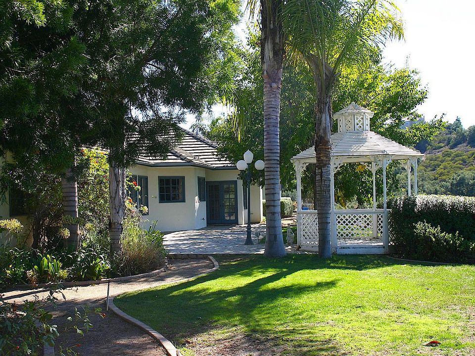2nd image of 43180 Calle Capistrano