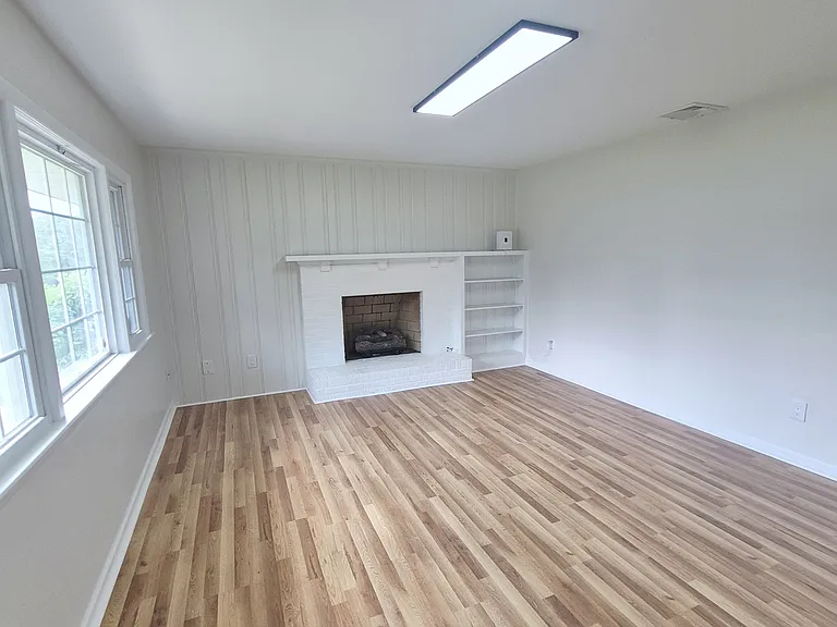 200 Wellview Dr — Photo 12