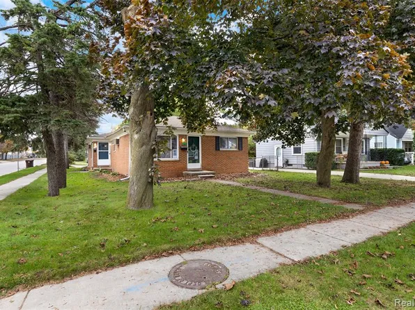 798 Adams St, Plymouth, MI 48170