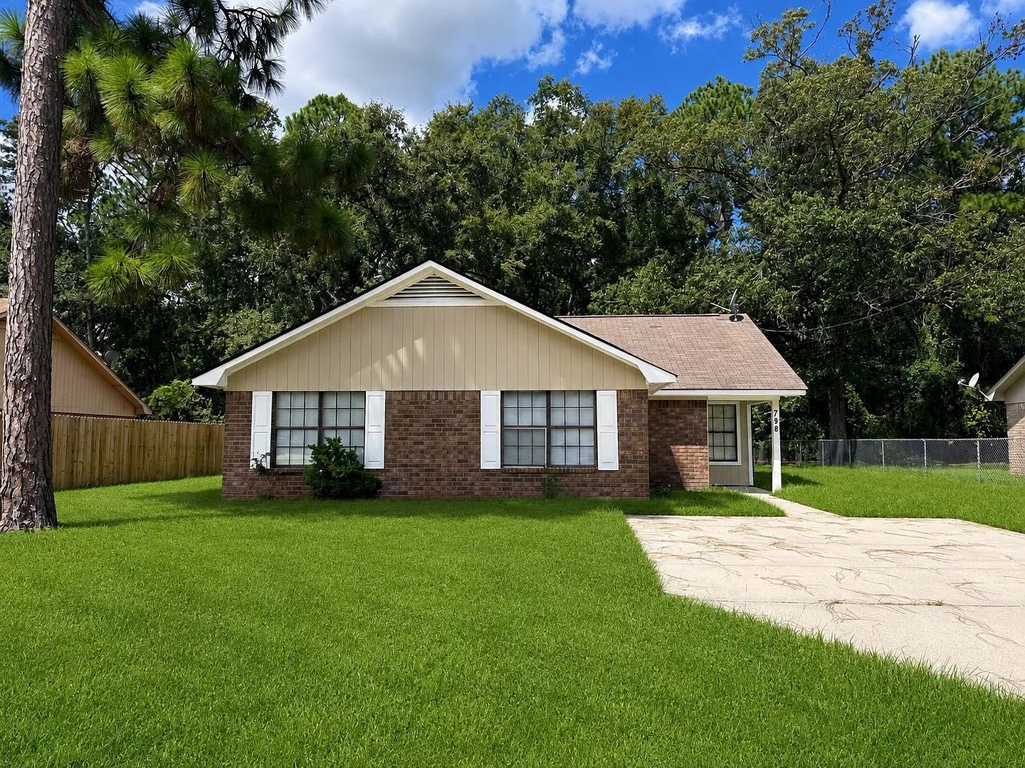 4 bedroom, 2 bathroom home located in the desirable area of Hinesville, GA. — Photo 1