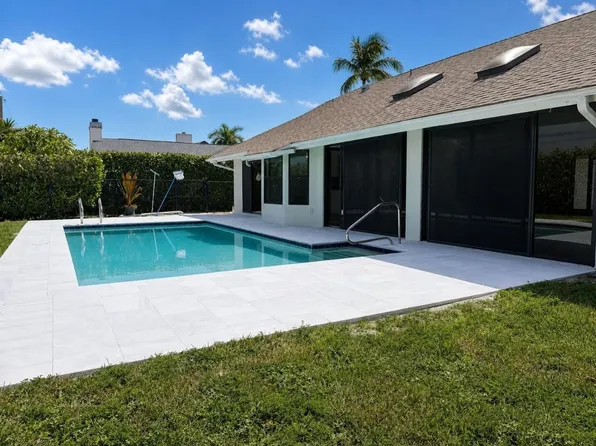2537 Kings Lake Blvd, Naples, FL 34112