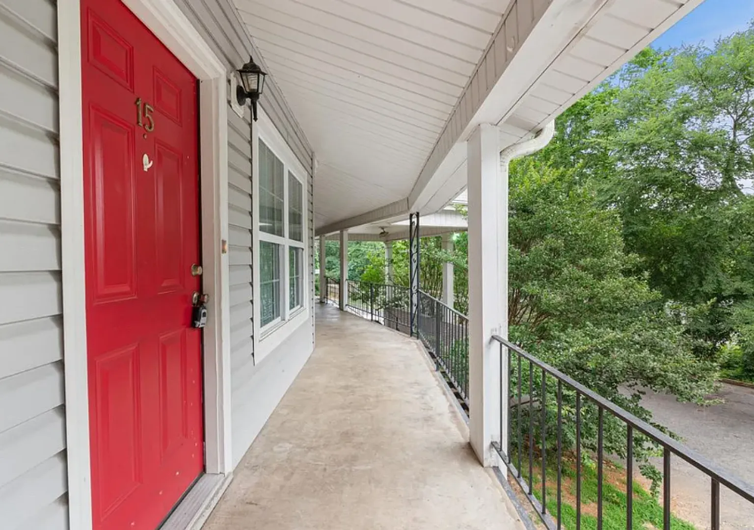 24 Oakwood Rd — Photo 1