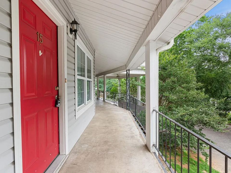 1st image of 24 Oakwood Rd APT 13