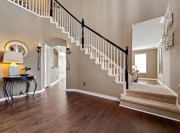 4th image of 440 Hickory Dr