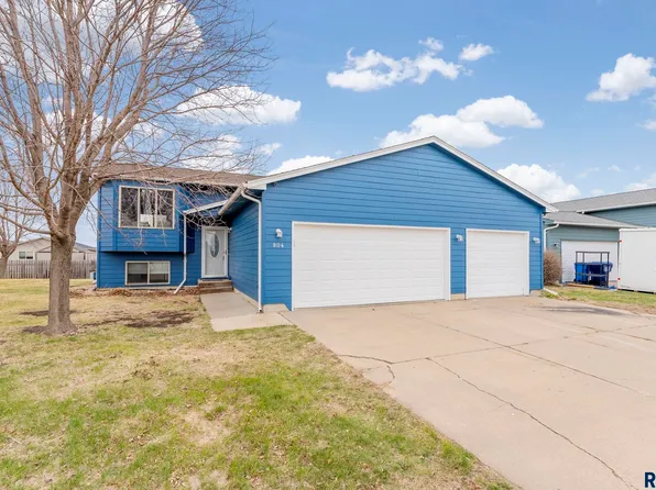 804 Lois Ln, Harrisburg, SD 57032