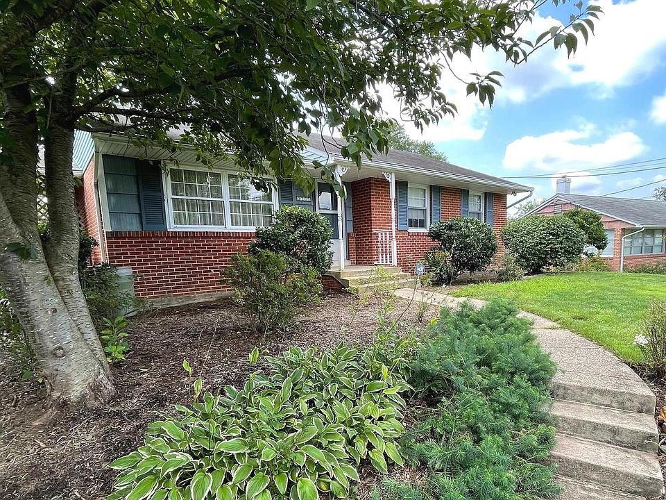 2nd image of 3205 Piper Ln
