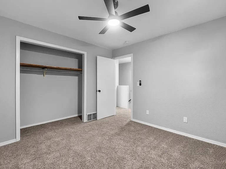 2563 Lisa Dr — Photo 13