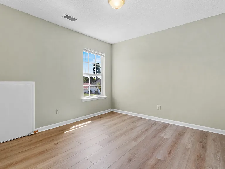 109 Summer Vale Dr — Photo 28