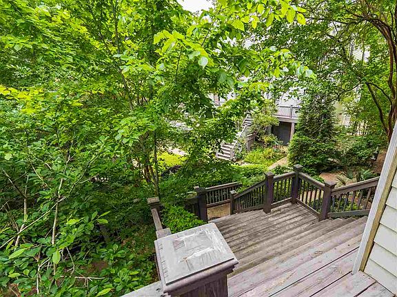 4th image of 1317 Roxbury Ct