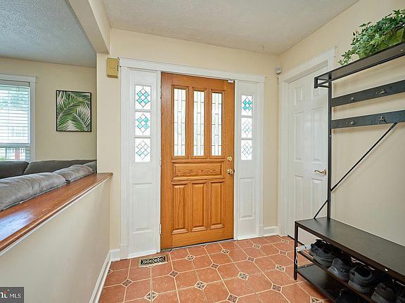 4th image of 806 Rust Dr NE