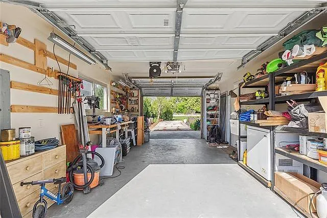221 Highway Dr — Photo 27