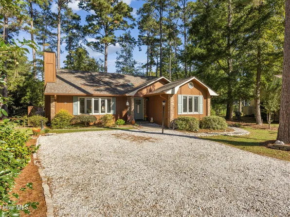 10 Pineridge Court, Carolina Shores, NC 28467