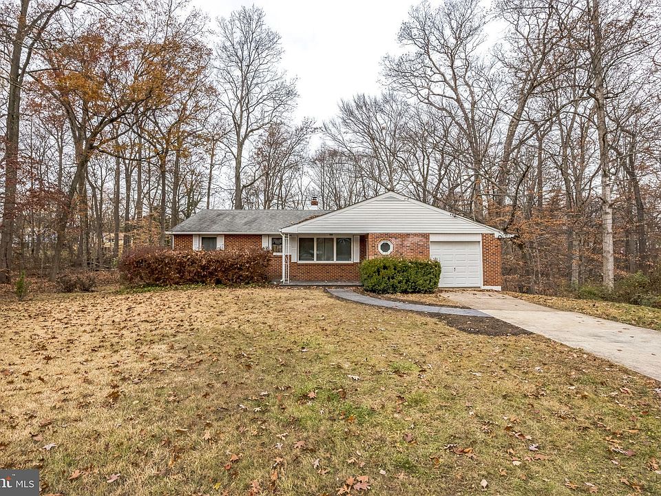 1st image of 5 Woodcroft Ln