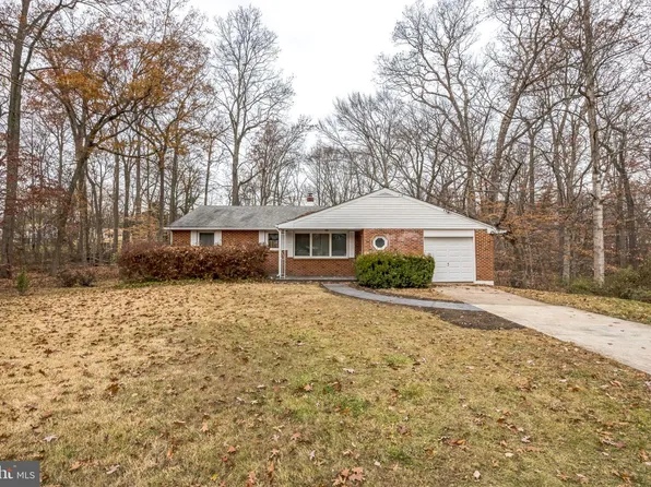 5 Woodcroft Ln, Wilmington, DE 19810