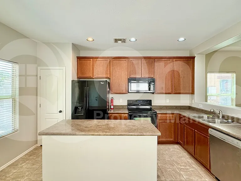 17085 N 184th Ln — Photo 7