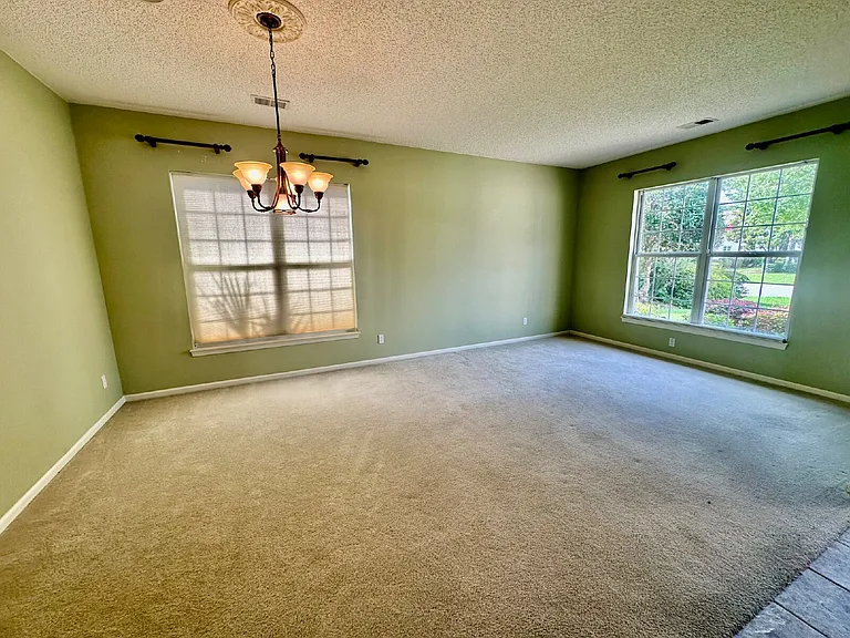 39 Tallow Dr — Photo 4