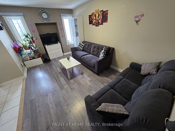 2nd image of 12 Whitewater St
