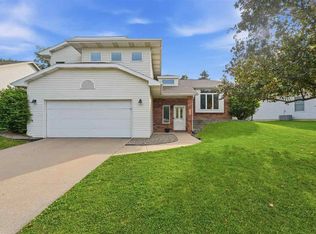 800 Pepper Dr, Iowa City, IA 52240