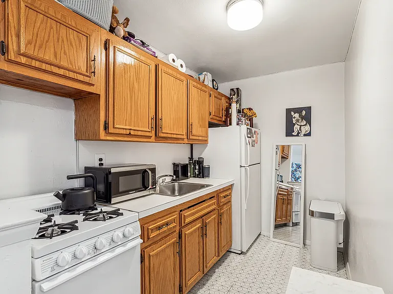 165 Christopher St #5B — Photo 3