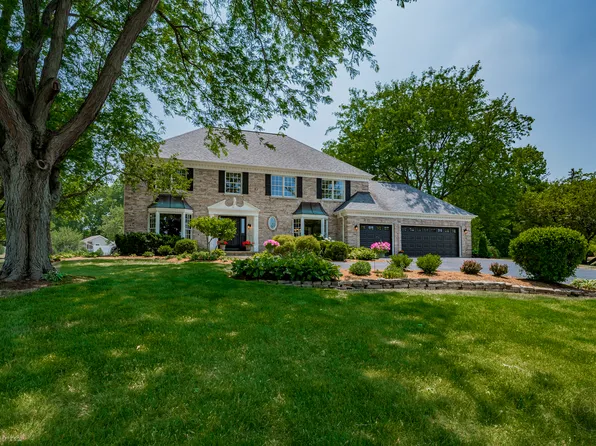 38W677 Elliott Ct, St Charles, IL 60175