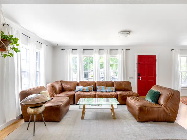 2745 S Adams St, Fort Worth, TX 76110