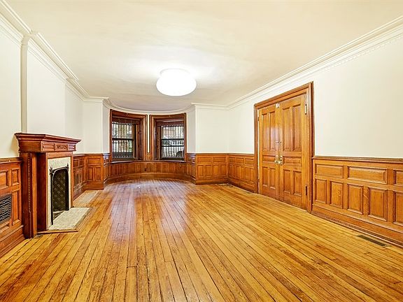 3rd image of 553 2nd St #1