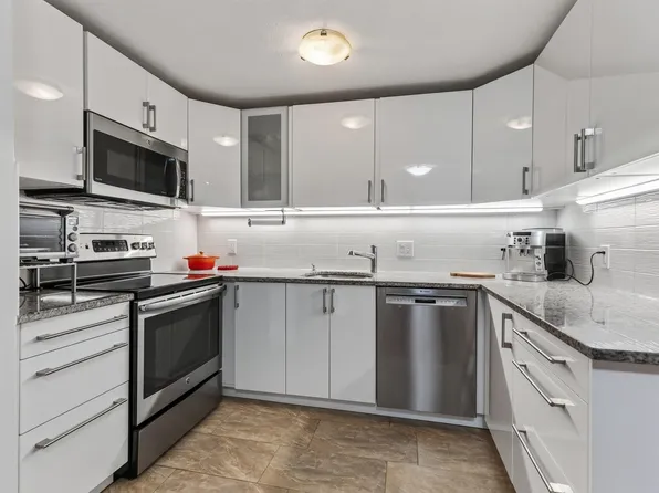 131 Pierce St APT 304, Malden, MA 02148