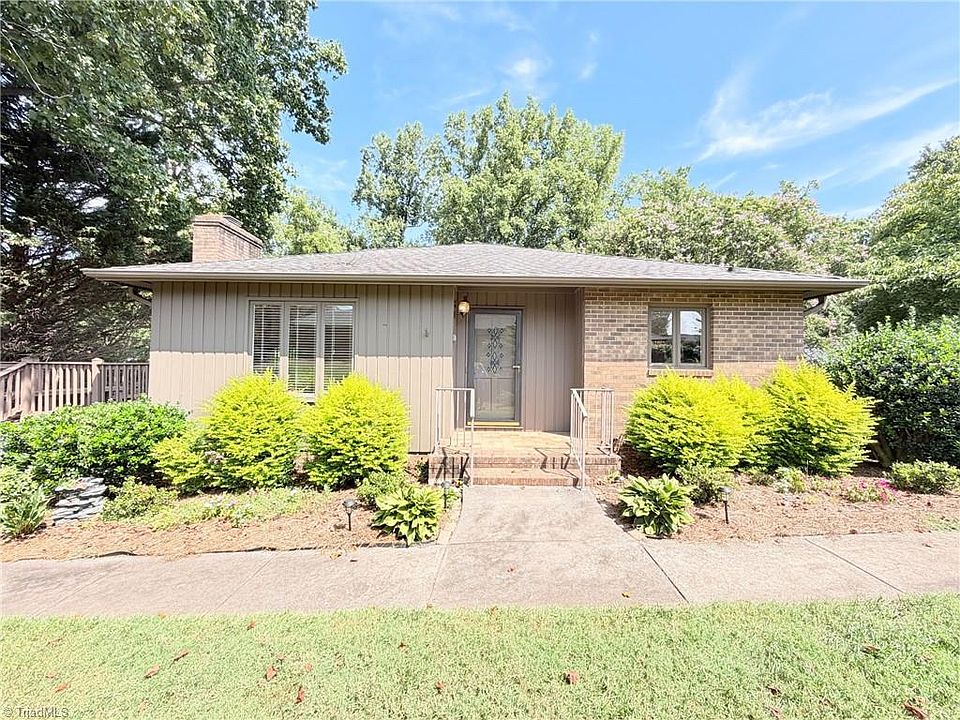 1st image of 200 Ridgelea Ct