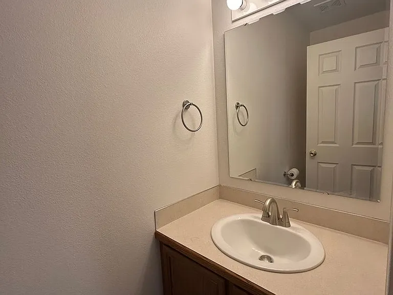 128 Hunter Court - 4 Units — Photo 21