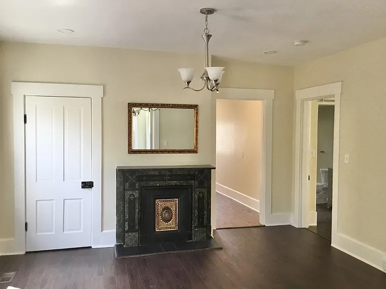 Center room / living space