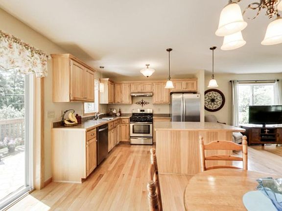 5th image of 2450 Gisella Blvd