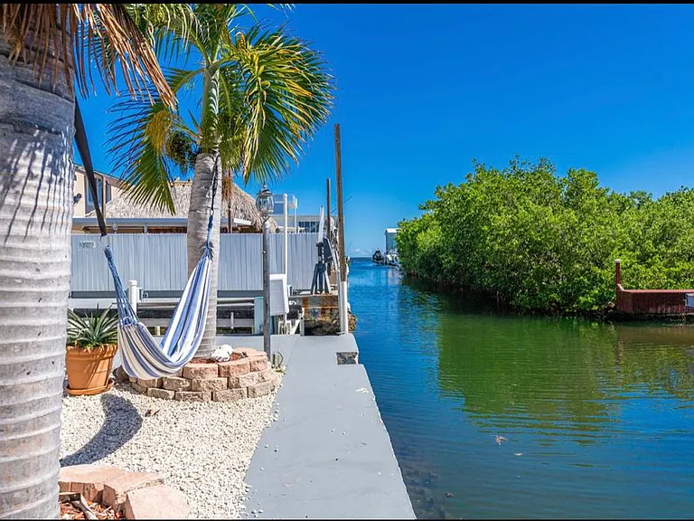 70 Coral Dr — Photo 10