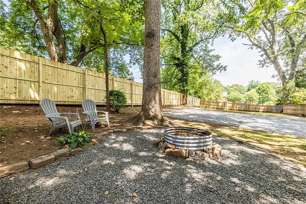 2 bed, 1.0 bath, 750 sqft, $2,600 — Photo 3