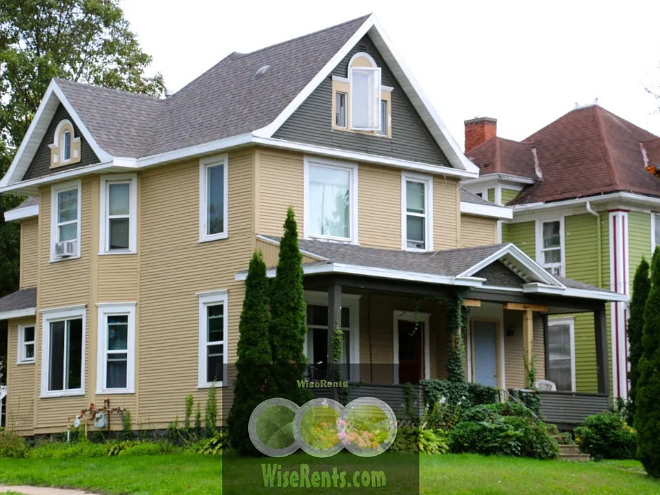 303 W. Pleasant Street