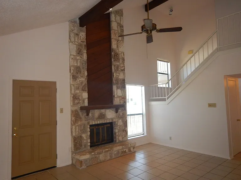 14304 Indian Woods — Photo 3