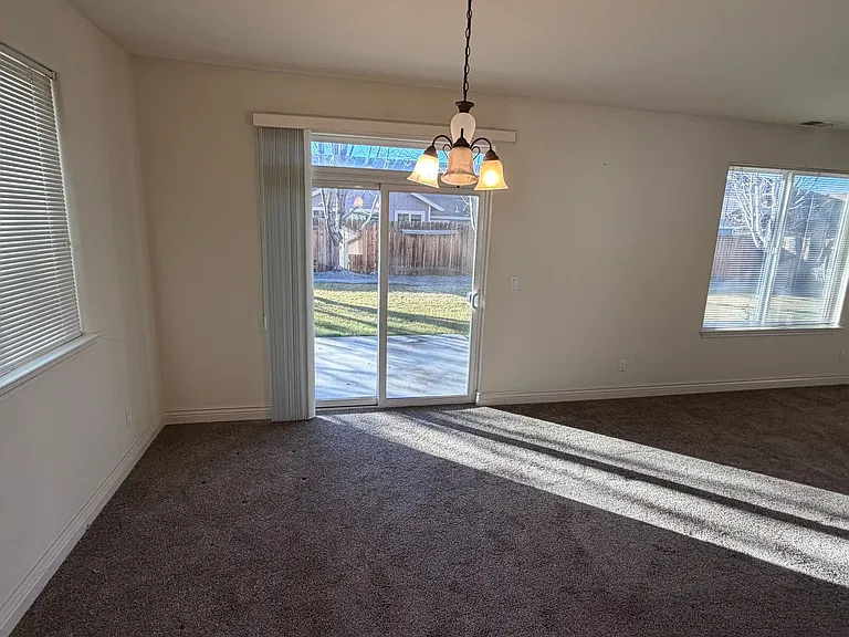 1368 Macenna Ln — Photo 6
