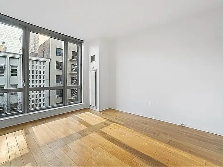 310 W 52nd St #5G — Photo 5