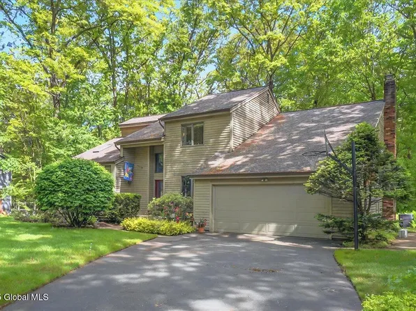 3 W Berkshire Drive, Clifton Park, NY 12065