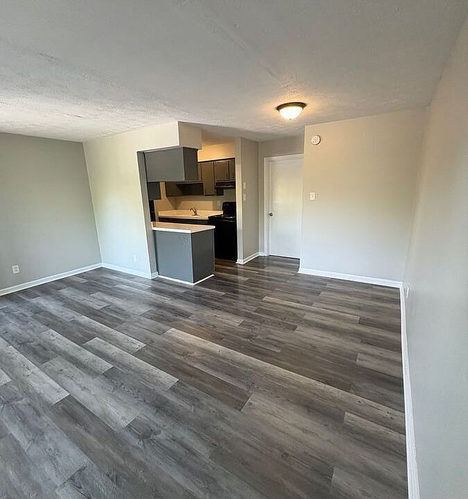 1st image of 2021 Cambridge Dr #35
