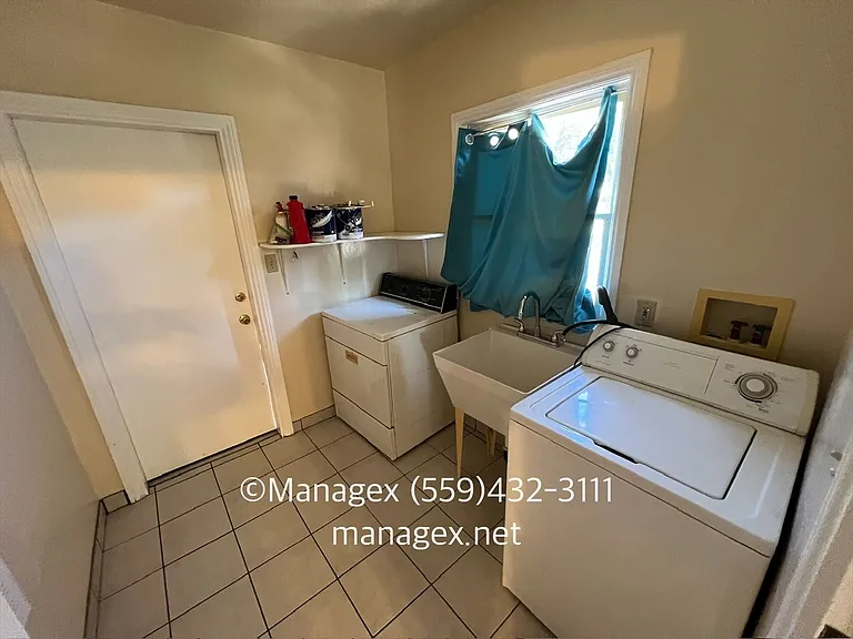 1495 N Safford Ave — Photo 11