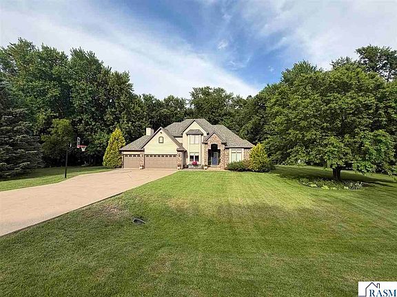 2nd image of 203 Country Club Dr