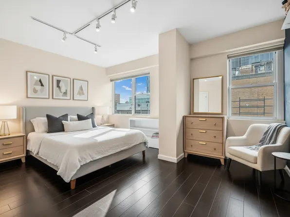 520 East 76th Street image 10 of 21