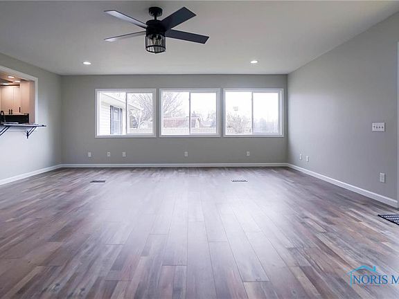 3rd image of 129 Westland Dr
