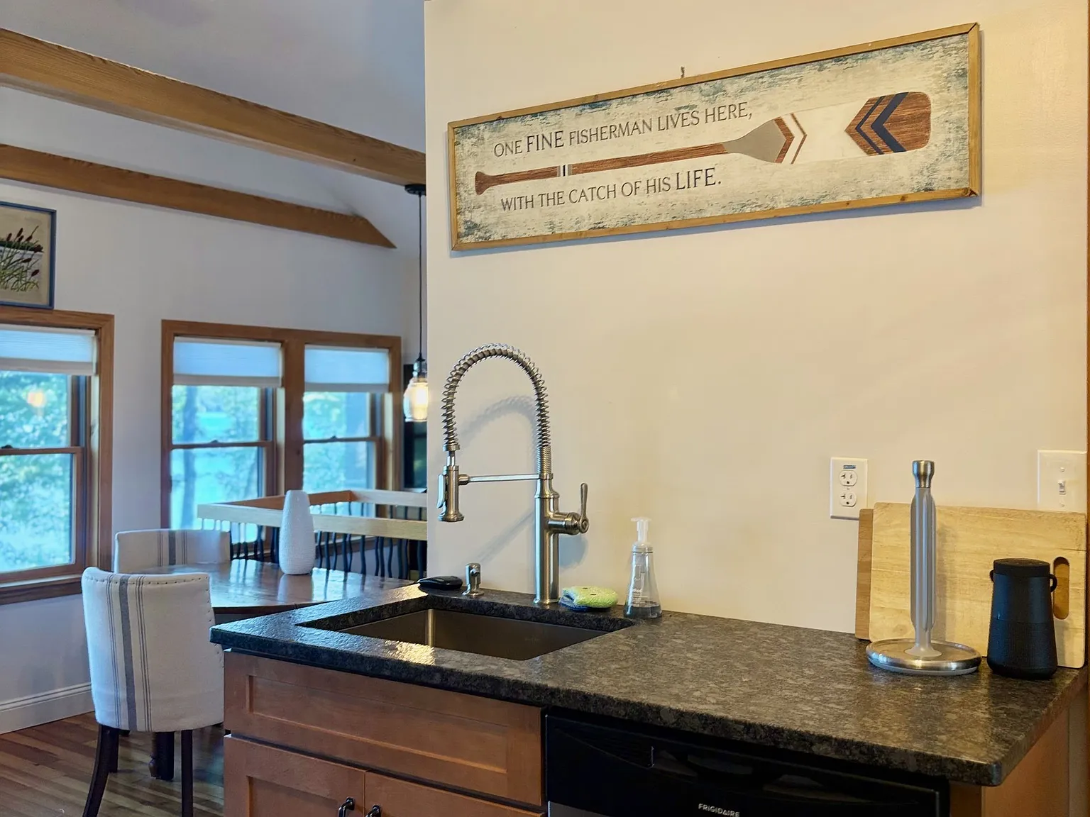 2 bed, 980 sqft, $1,800 — Photo 1