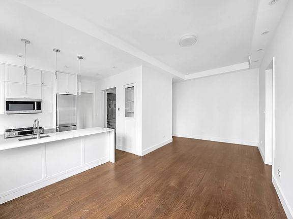 3rd image of 36 Gramercy Park E APT 10E
