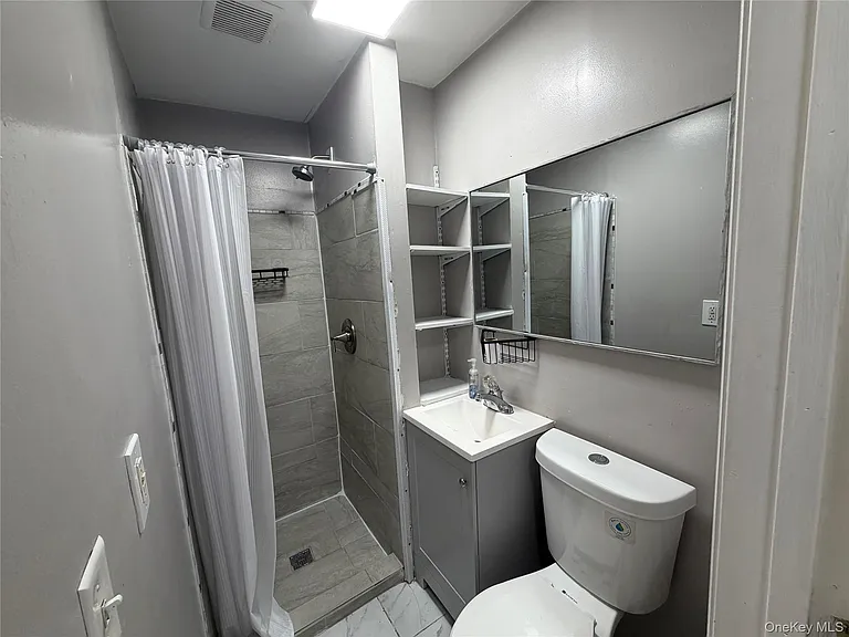 93 Catharine St #2 — Photo 11