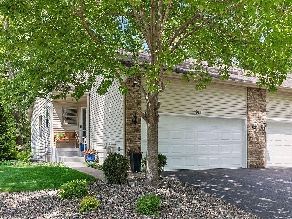 1st image of 913 Oakwood Heights Cir